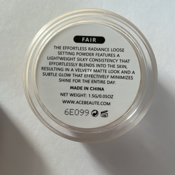 Ace Beauté effortless radiance loose setting powder - Picture 8 of 8